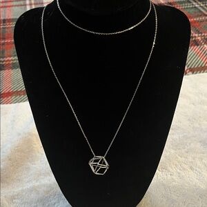Chic Silver Hexagon Pendant Necklace